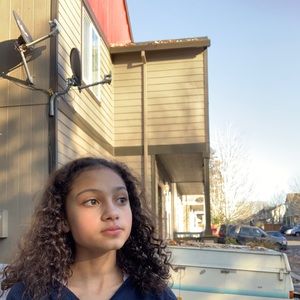 Meet your Posher, Harmony